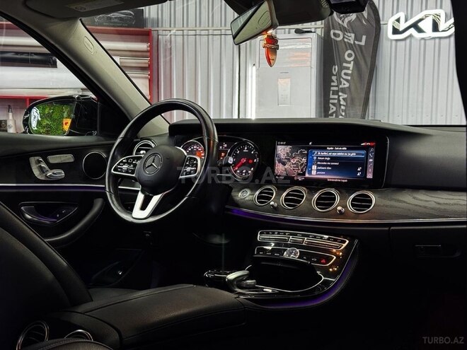 Mercedes E 220 d-6