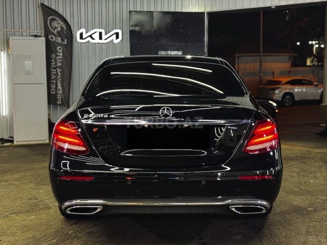 Mercedes E 220 d-4