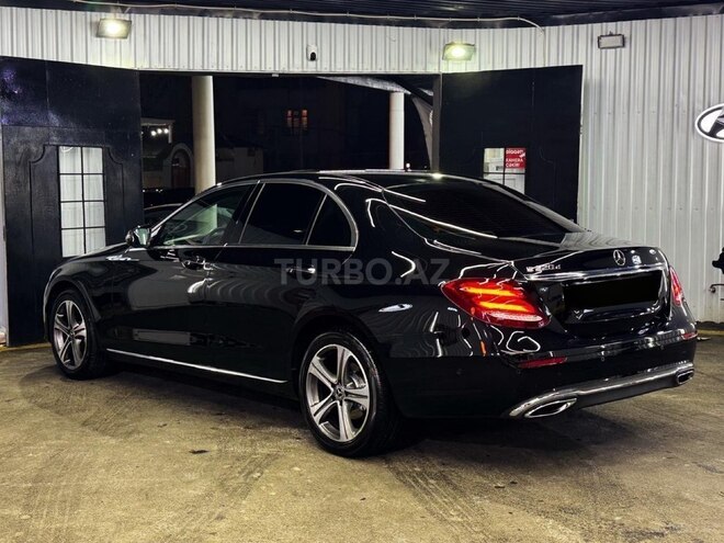 Mercedes E 220 d-5