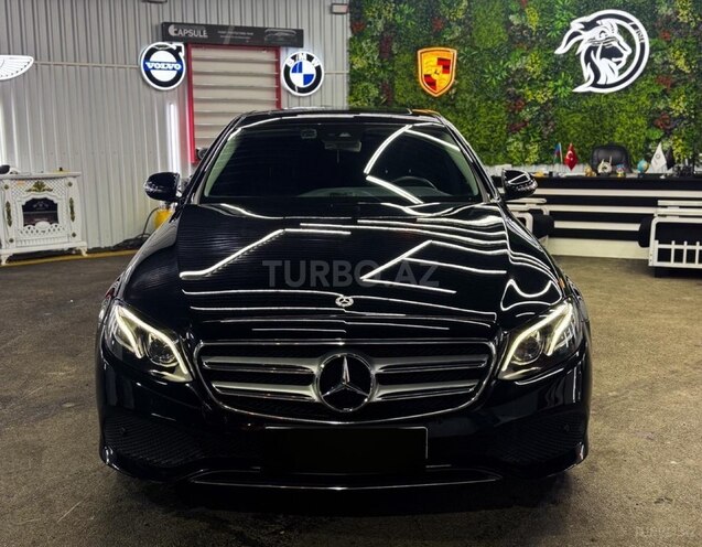 Mercedes E 220 d-1