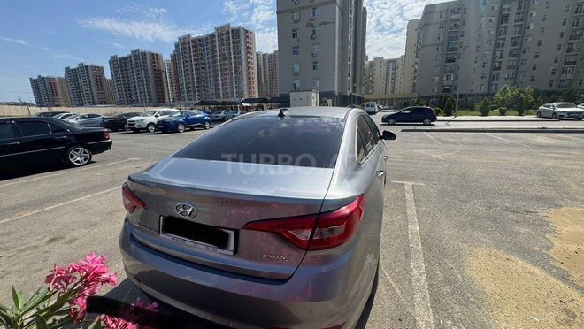 Hyundai Sonata-6