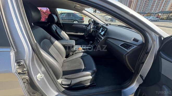 Hyundai Sonata-10