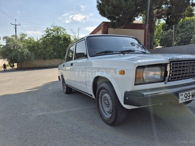 LADA (VAZ) 2107-2