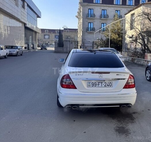 Mercedes E 240-4