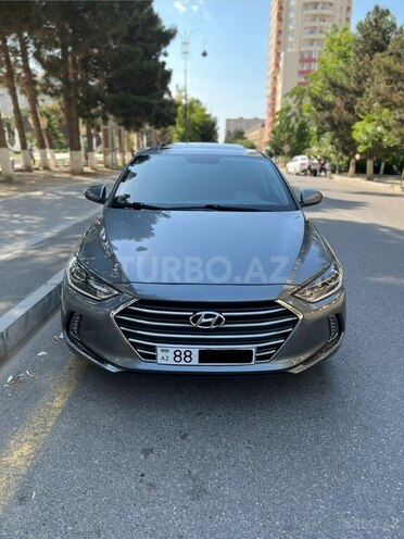 Hyundai Elantra-1