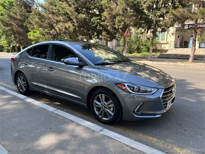 Hyundai Elantra-2