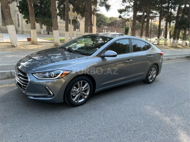 Hyundai Elantra-4