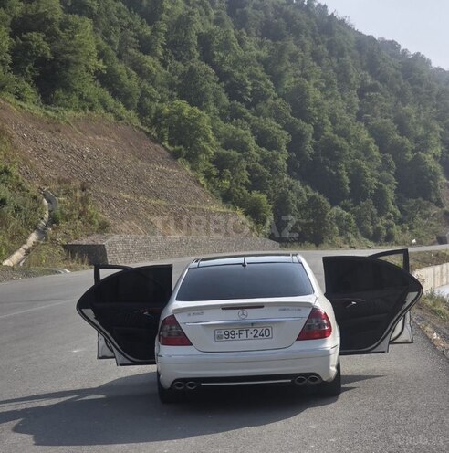 Mercedes E 240-5