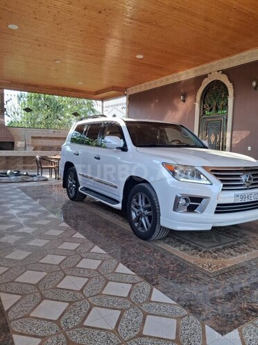 Lexus LX 570-2