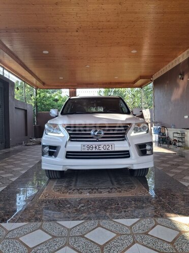 Lexus LX 570-1