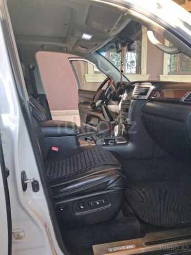 Lexus LX 570-10