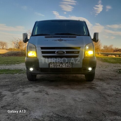 Ford Transit-1