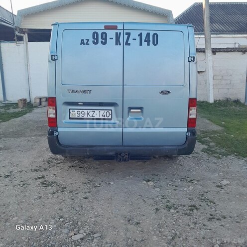 Ford Transit-2