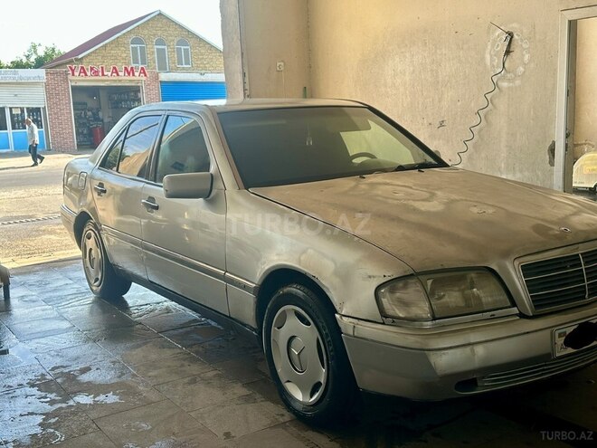 Mercedes C 180-7