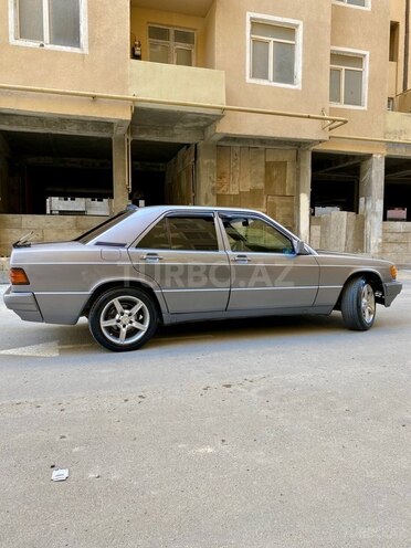 Mercedes 190-4