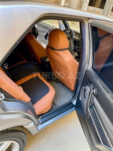 Mercedes 190-13