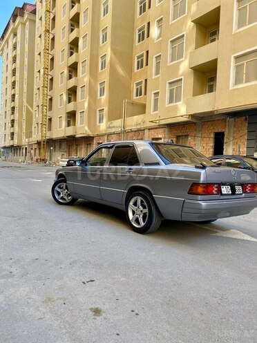 Mercedes 190-5