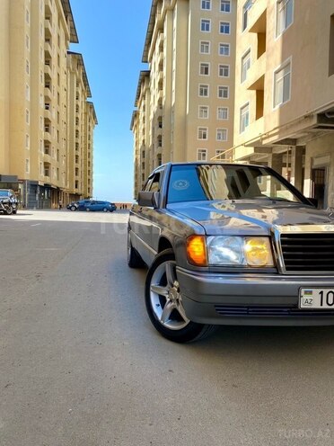 Mercedes 190-8