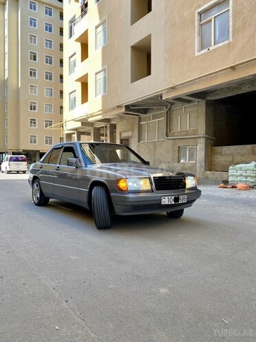 Mercedes 190-18