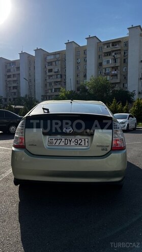 Toyota Prius-5