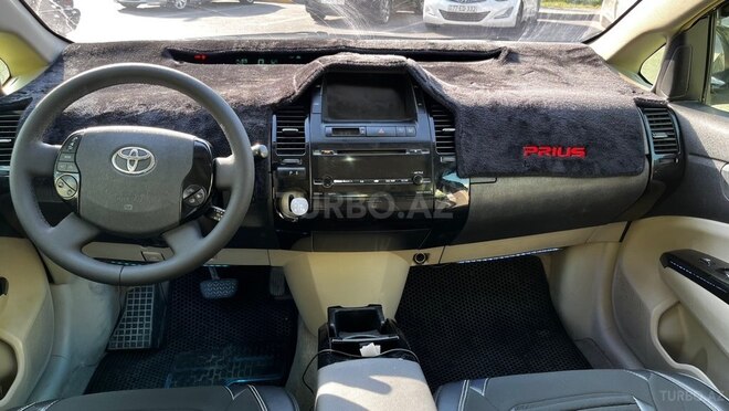 Toyota Prius-11