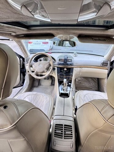 Mercedes E 240-2