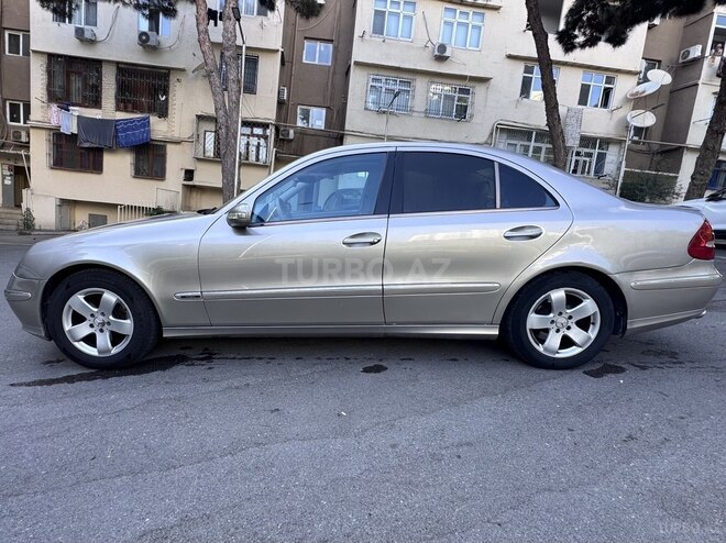 Mercedes E 240-3
