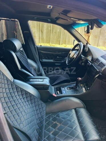 BMW 740-7