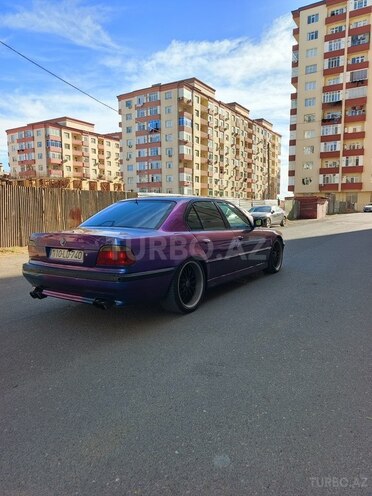 BMW 740-10