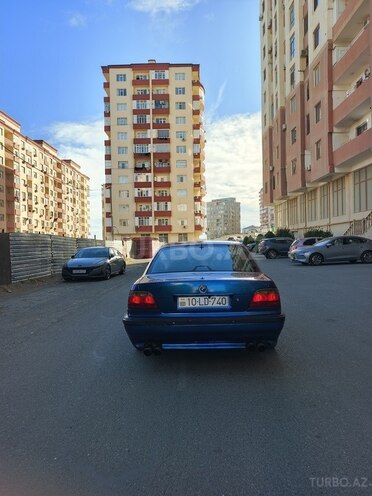 BMW 740-2