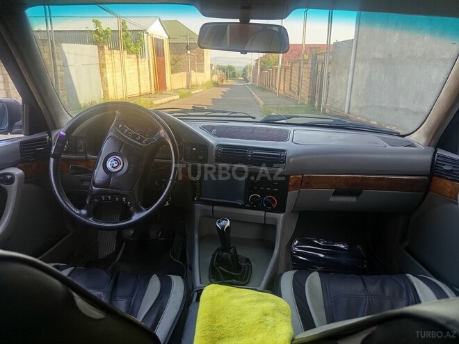 BMW 525-10