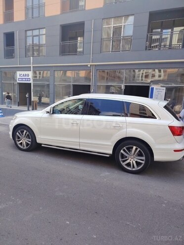 Audi Q7-5