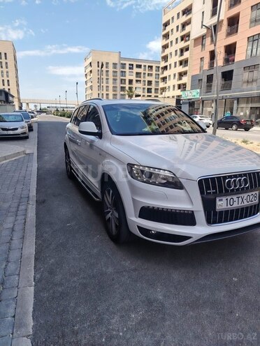 Audi Q7-4