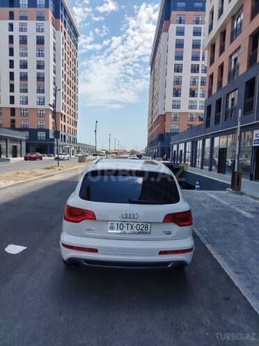 Audi Q7-2