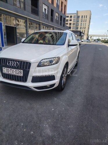 Audi Q7-13