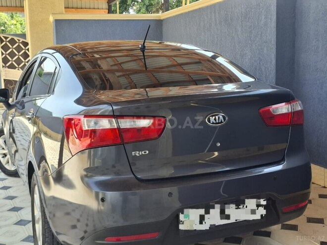 Kia Rio-4