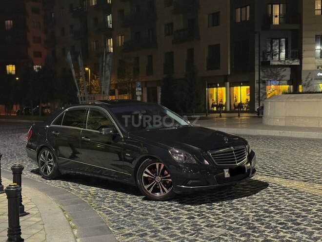 Mercedes E 220-1
