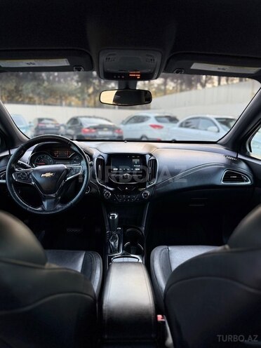 Chevrolet Cruze-13