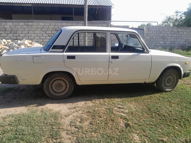 LADA (VAZ) 2107-2