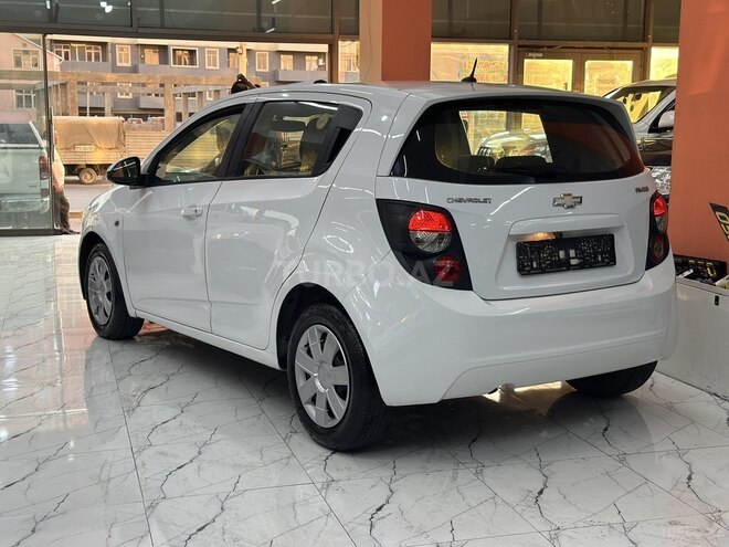 Chevrolet Aveo-8