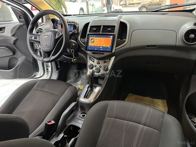 Chevrolet Aveo-11