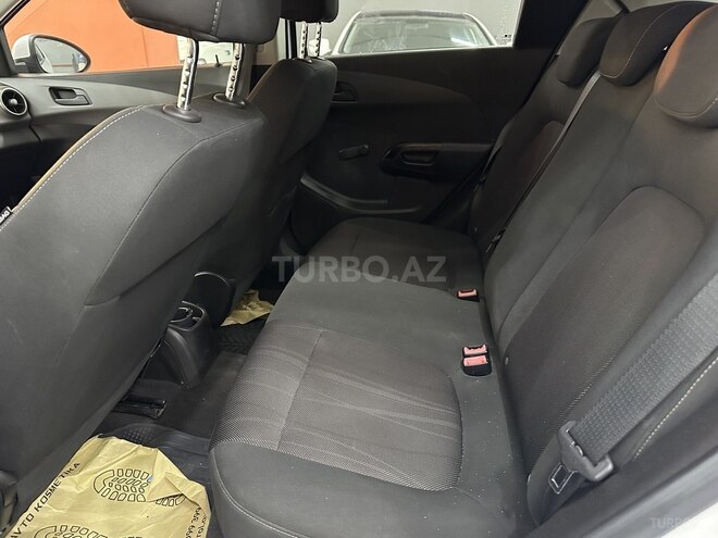 Chevrolet Aveo-10