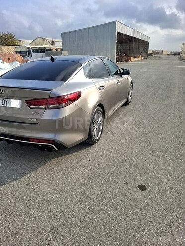 Kia Optima-4