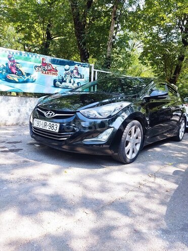 Hyundai Elantra-9