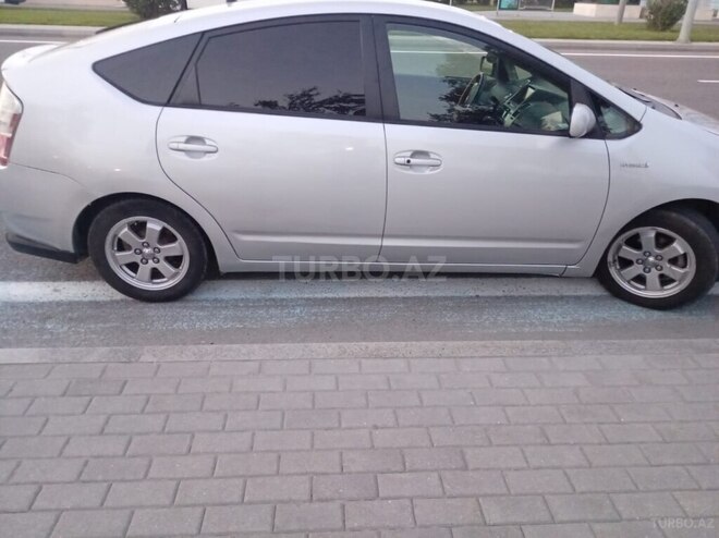 Toyota Prius-5