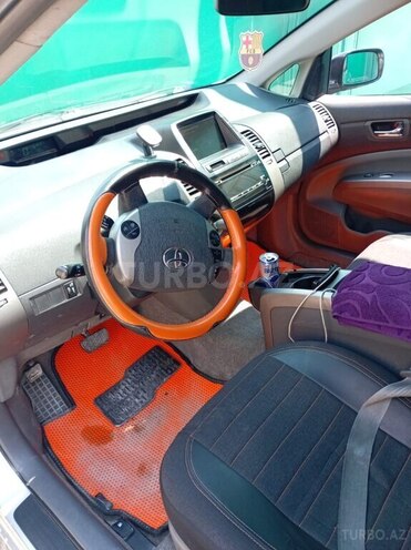 Toyota Prius-9
