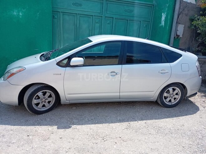 Toyota Prius-8
