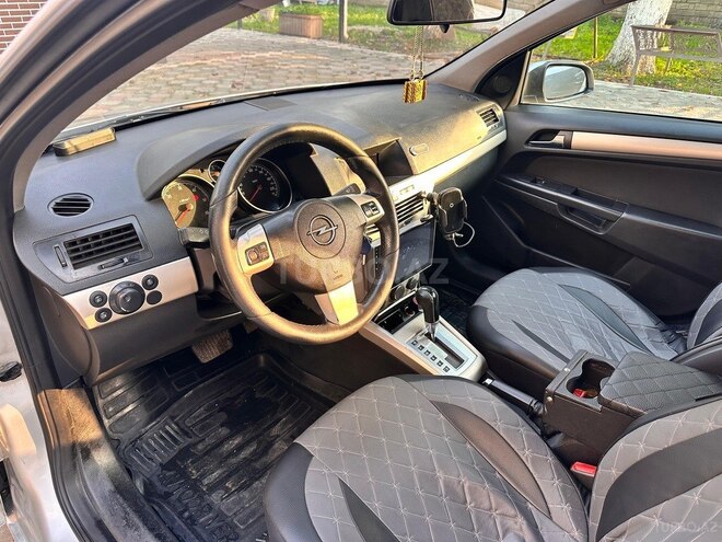 Opel Astra-11