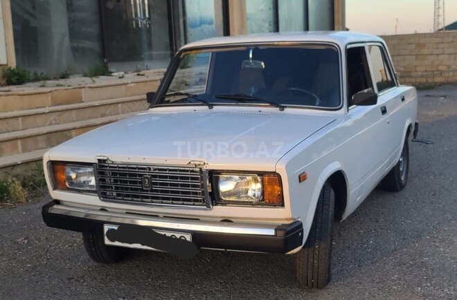 LADA (VAZ) 2107-2