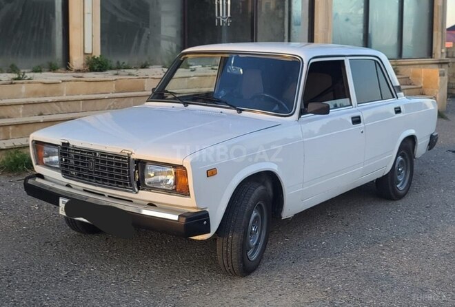 LADA (VAZ) 2107-1